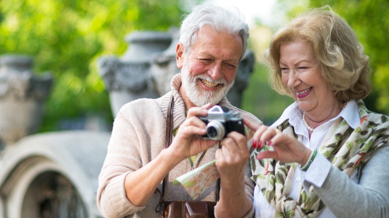8 Tips for Choosing the Right Travel Insurance for Seniors